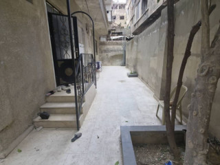 llbyaa-mn-almalk-mbashr-bmntk-skny-mkhdm-byt-ardy-tabo-akhdr-bmoasfat-mmtaz