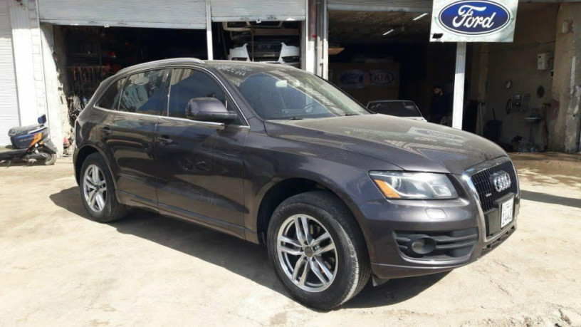 aody-q5-2011-big-1