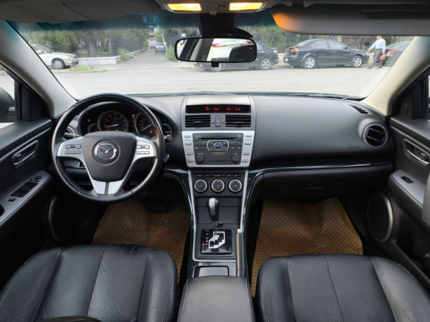 mazda-zom-6-2009-big-5