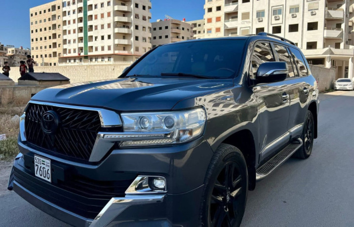 toyota-land-krozr-2015-mhdth-2020-big-1