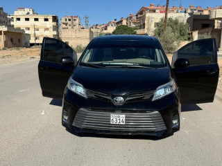 toyota-syna-2017