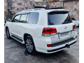 toyota-landkrozr-2016-small-3