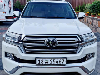 toyota-landkrozr-2016