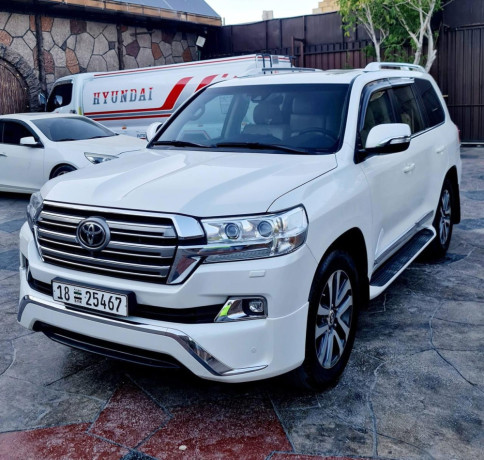 toyota-landkrozr-2016-big-1