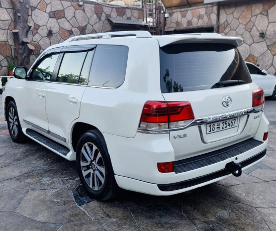 toyota-landkrozr-2016-big-3