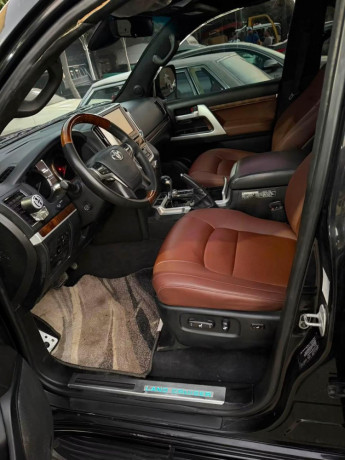 toyota-landkrozr-2016-big-3