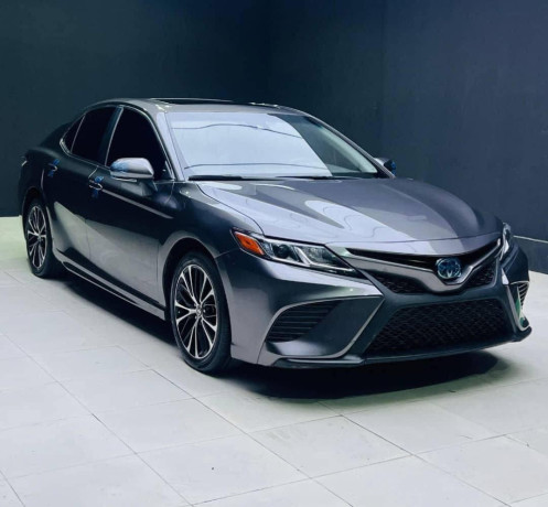 toyota-kamry-2019-big-0