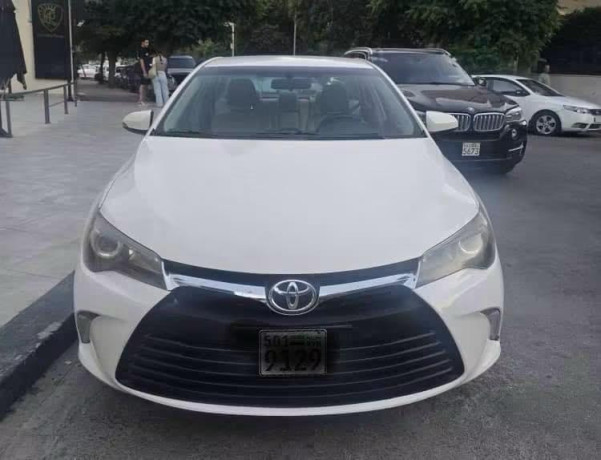 toyota-kamry-2017-big-3